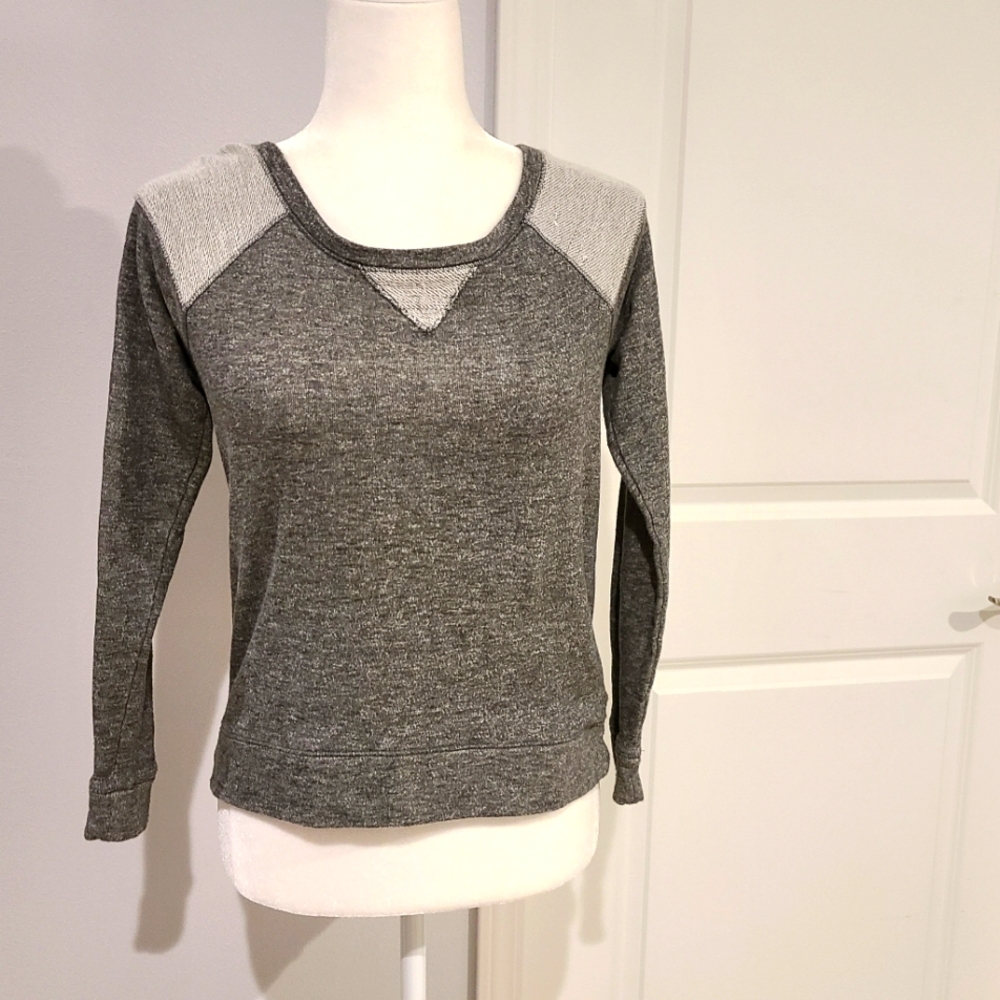 Mudd long sleeve blouse sweater  size small ladies, color grey top